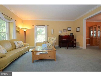 880 Troxel Rd, Lansdale, PA 19446 - photo 4