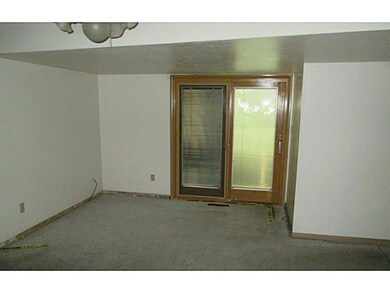 1331 Walshire Dr N, Columbus, OH 43232 - photo 2