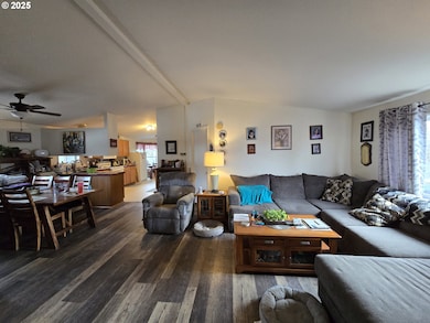 3200 Oak Terrace Dr unit 47, Lebanon, OR 97355 - photo 3