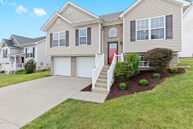 10701 Evanwood Dr, Louisville, KY 40228 - photo 2