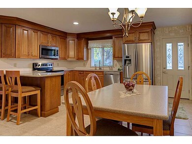 78 Foxglove Dr, Cranston, RI 02920 - photo 6