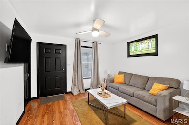 4695 Primm St, Saint Louis, MO 63116 - photo 5