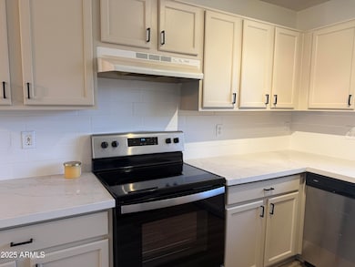 2358 E Peach Tree Dr, Chandler, AZ 85249 - photo 5