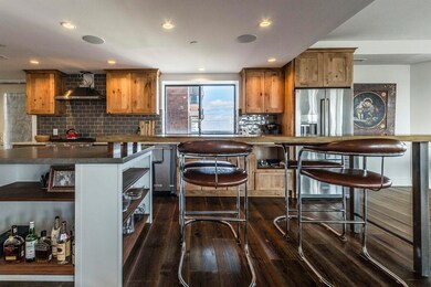 155 W Main St #1702 08