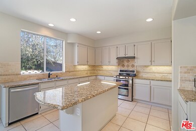 41038 Simi Ct, Temecula, CA 92591 - photo 2