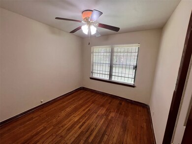 10214 Envoy St, Houston, TX 77016 - photo 5