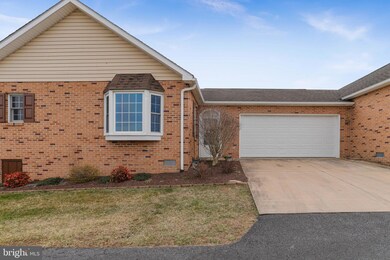 34 Logan Cir unit B3, Strasburg, VA 22657 - photo 2