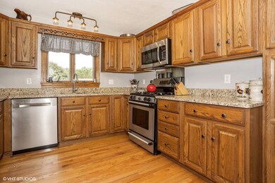 03_14RichardRd_5_Kitchen_MLSuse_1500x150