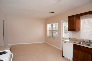 15 Rosa L Jones Dr unit 15a, Cocoa, FL 32922 - photo 3