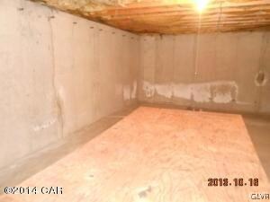 22 Tamaqua St, Tamaqua, PA 18252 - photo 2