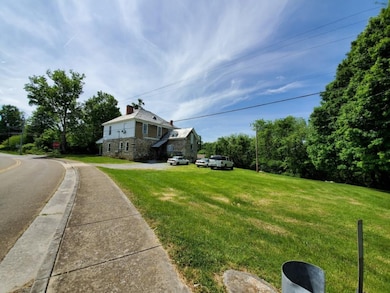 729 E Maple St, Johnson City, TN 37601 - photo 6