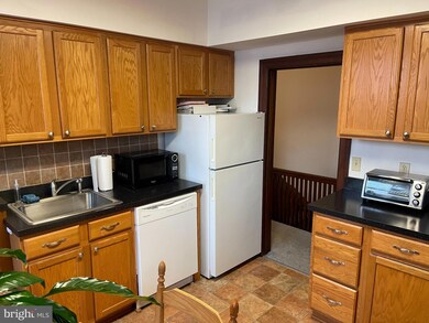 41 Potter St unit 2, Haddonfield, NJ 08033 - photo 4