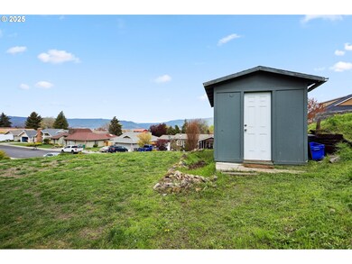 2420 E 17th St, the Dalles, OR 97058 - photo 7