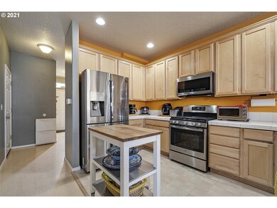 1765 SW Wright Place, Troutdale, OR 97060 - photo 2