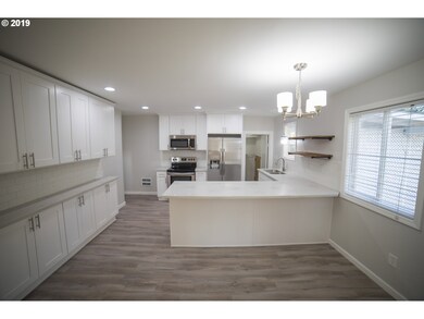 515 W 14th St, the Dalles, OR 97058 - photo 6