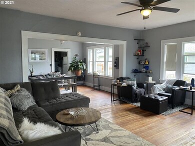 422 W C St, Rainier, OR 97048 - photo 6