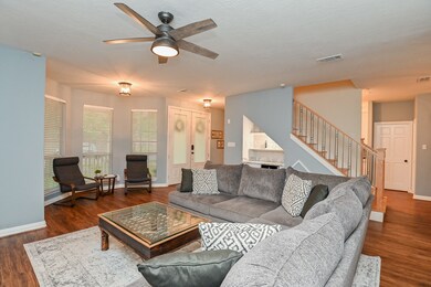 1313 Arlington St, Houston, TX 77008 - photo 6