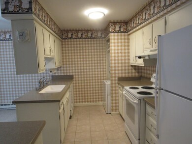 122 Flagpoint Ave unit Bldg 5 Apt 2, Roscommon, MI 48653 - photo 4