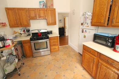 143 Kilsyth Rd unit 3, Boston, MA 02135 - photo 3