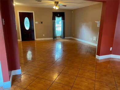 8818 High Mountain Dr, Houston, TX 77088 - photo 4