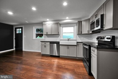 6166 Thompson Rd, Stewartstown, PA 17363 - photo 5