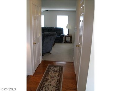 Foyer - Center Hall laminate entrance