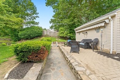 8 Merriweather Rd, Worcester, MA 01602 - photo 5