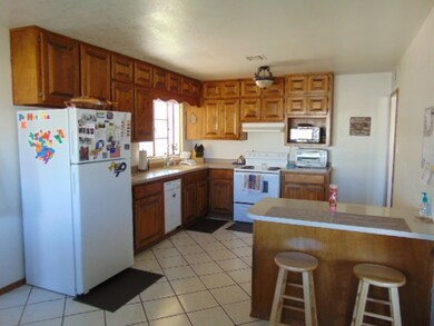 2002 Dewey Ln, Alamogordo, NM 88310 - photo 2