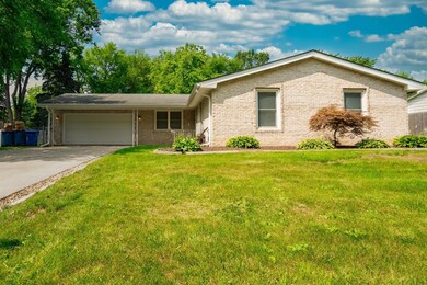 704 E Franciscan Dr, Crown Point, IN 46307 - photo 2