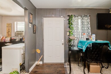 4501 Falls St, Houston, TX 77026 - photo 4