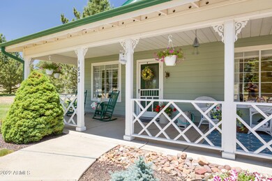 1822 Shadow Rock Ln - Front Patio