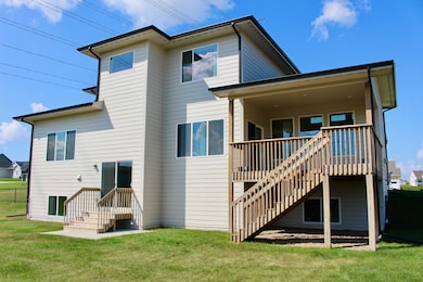 5627 163rd St, Urbandale, IA 50323 - photo 2