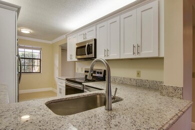 Eat-in Kitchen