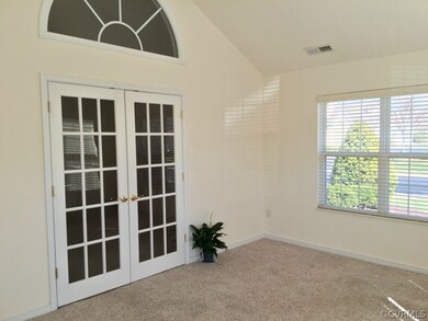Bright Sun Room to enjoy and Relax in. Open the Fr