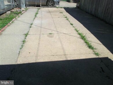 3822 Elmley Ave, Baltimore, MD 21213 - photo 5