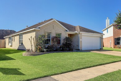 6104 Cypress Village Ct, Pearland, TX 77584 - photo 2