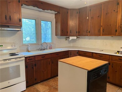 109 Old Orchard Dr, Easton, PA 18045 - photo 3