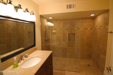 106.mls.masterbath
