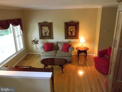 4495 Camelot Dr, Pomfret, MD 20675 - photo 5