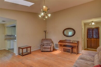 606 Silver Maple Ln, Noble, OK 73068 - photo 6
