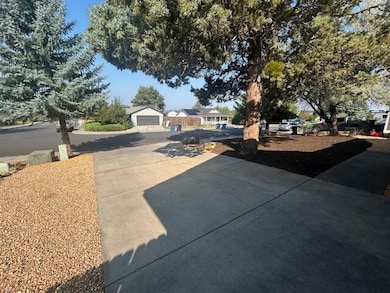 1938 NE Curtis Dr, Bend, OR 97701 - photo 3