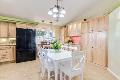 12523 kitchen