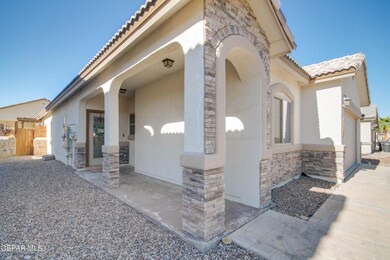 789 Oxfordshire St, El Paso, TX 79928 - photo 4