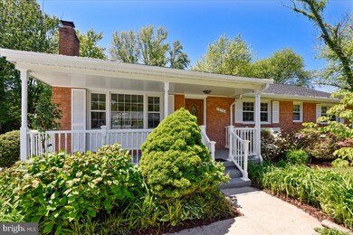 10721 Ames St, Fairfax, VA 22032 - photo 2