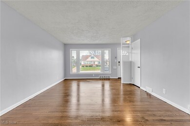 26156 Benton Ave, Euclid, OH 44132 - photo 4