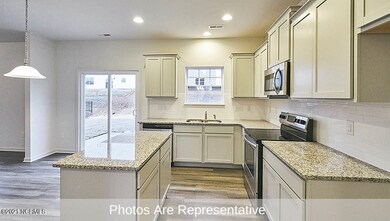 Pinehurst_Gray_Cabinets05