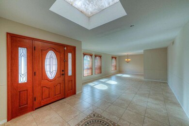 002 Foyer N