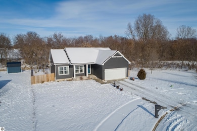 258 Ruby Ct, Alma, MI 48801 - photo 2
