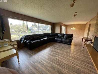 136 NE Ash St, Sheridan, OR 97378 - photo 6