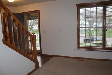 Entry/dining or living room